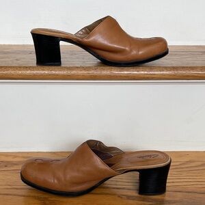 Clarks Brown Tan Leather Women's Mules size 9 M Block heel